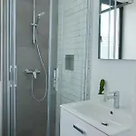 Maar House 3* לאחארס