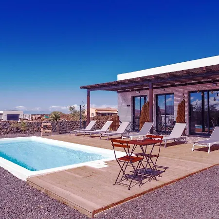 Maar House لاجاريس