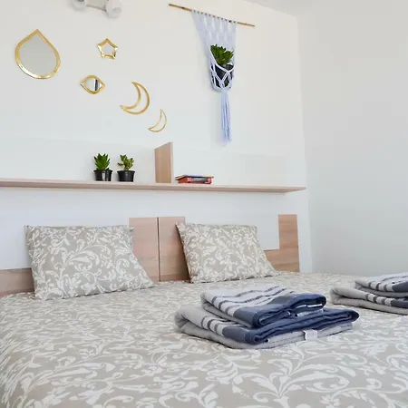 Maar House 3* لاجاريس