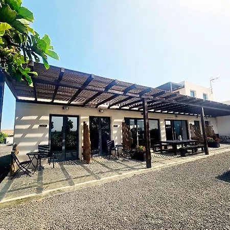 Maar House Гостевой дом Лахарес
