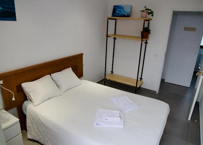 Maar House 3* לאחארס