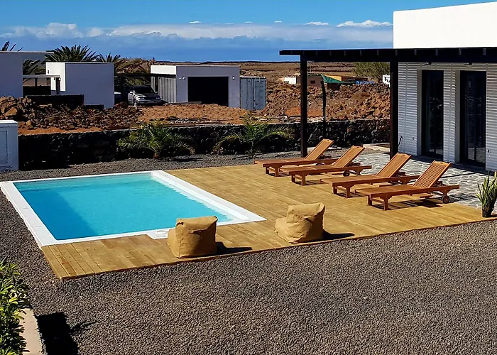 Maar House 3* לאחארס