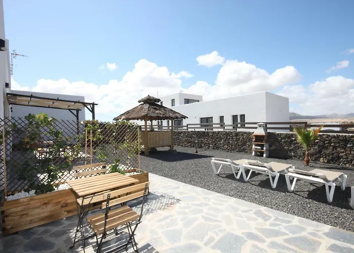 Maar House 3* לאחארס