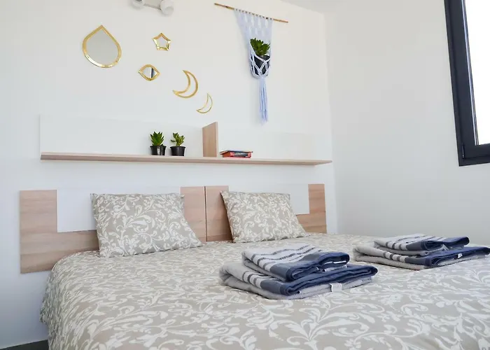 Maar House 3* לאחארס